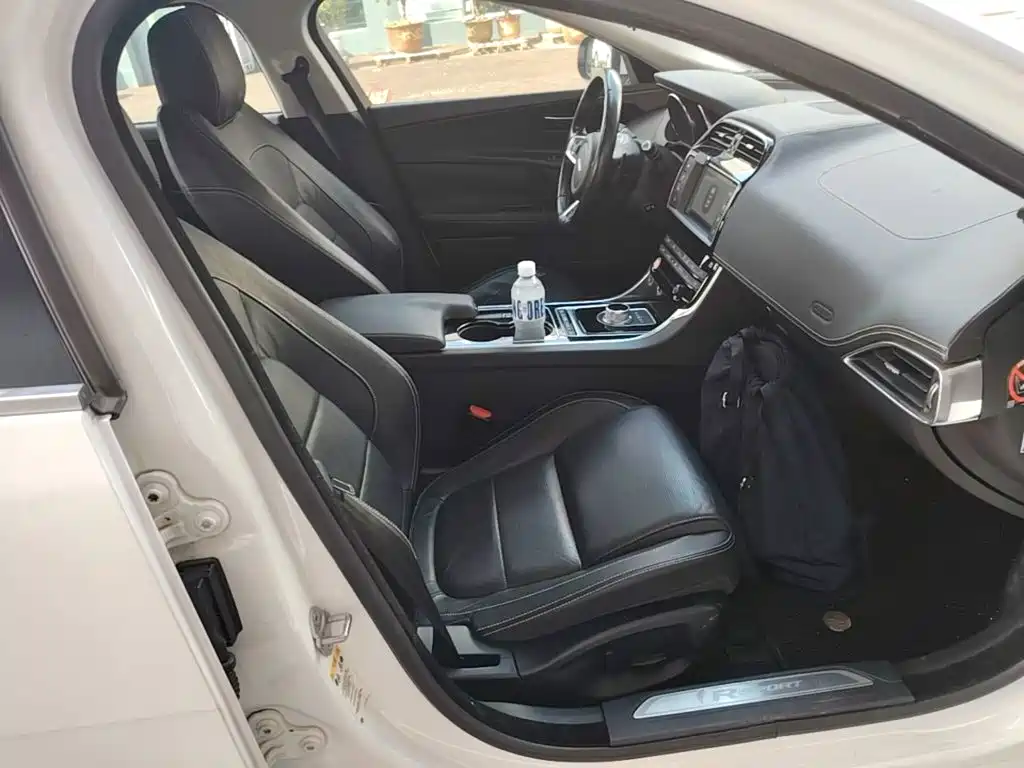 Jaguar XE — миниатюра 25