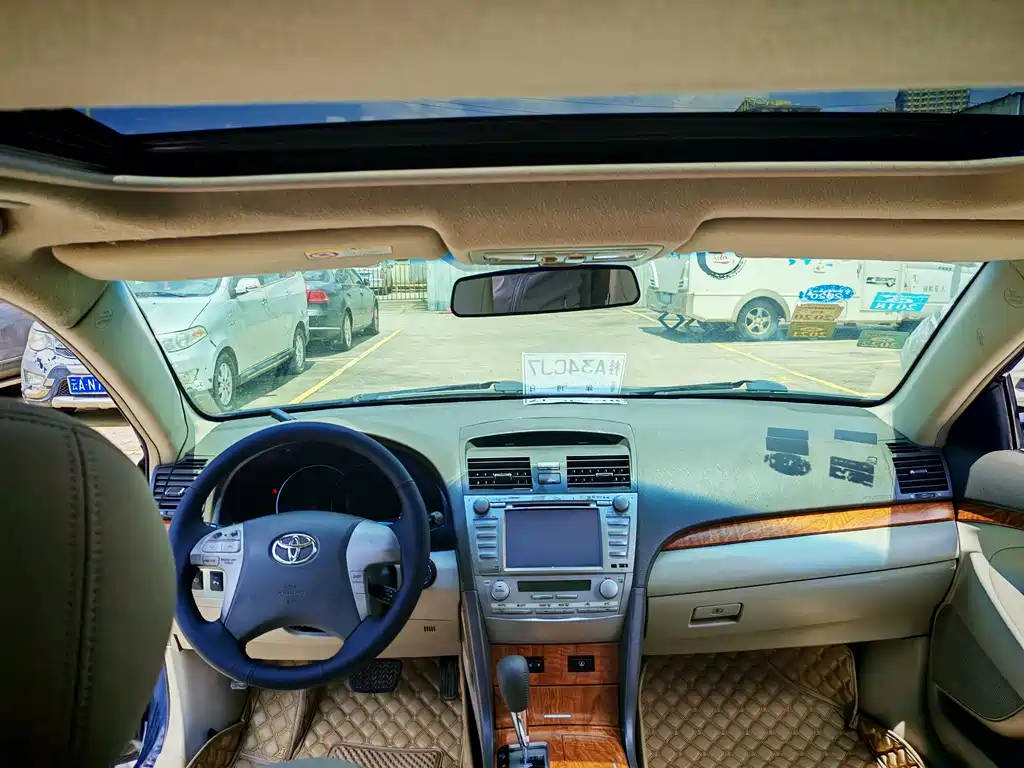Toyota Camry — миниатюра 9