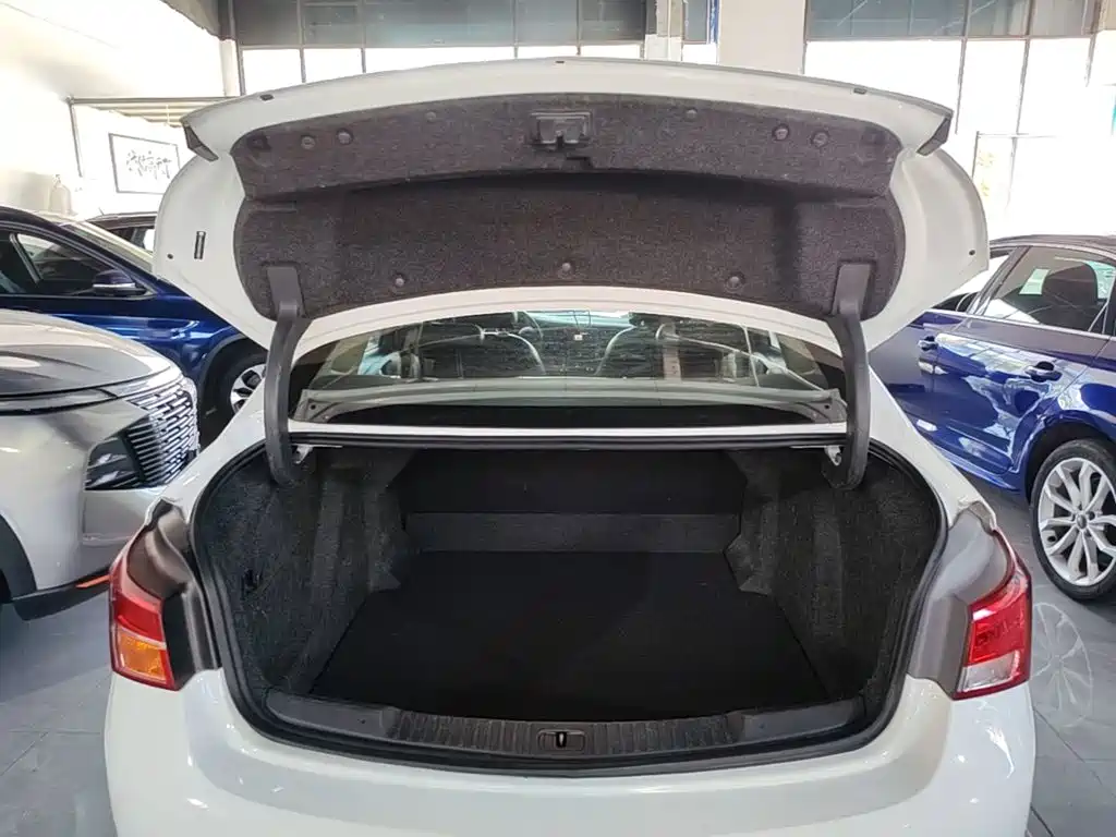 Buick Verano — миниатюра 19