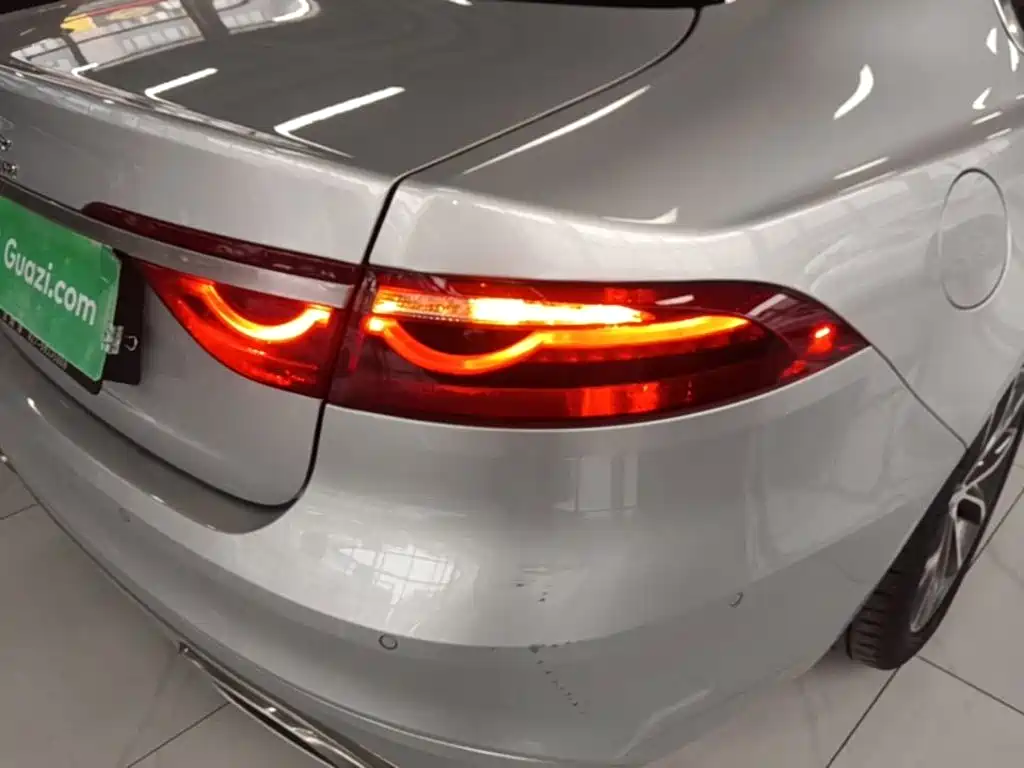 Jaguar XFL — миниатюра 8