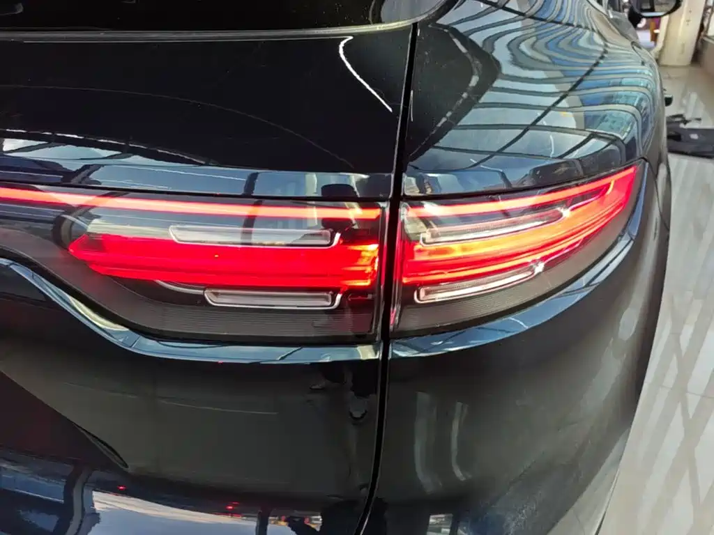 Porsche Cayenne — миниатюра 8