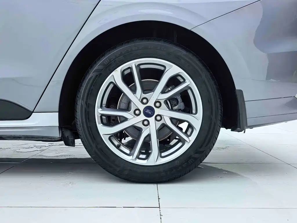 Ford Mondeo — миниатюра 25