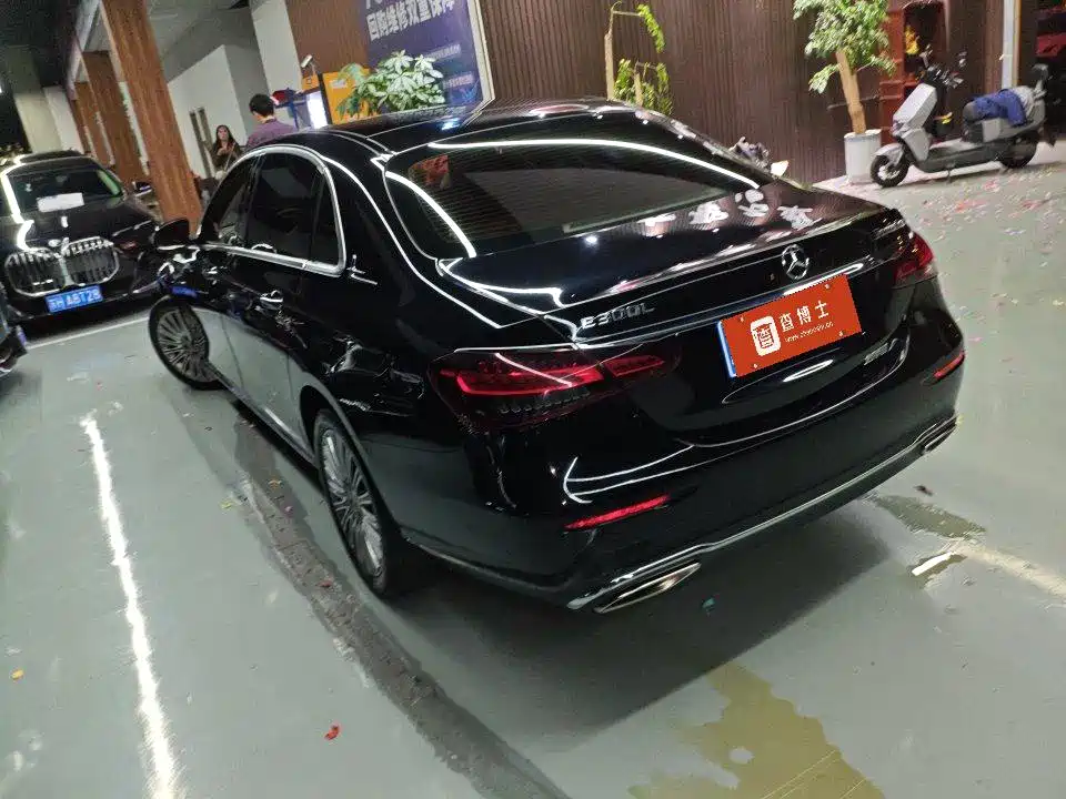 Mercedes-Benz E-Class — миниатюра 3