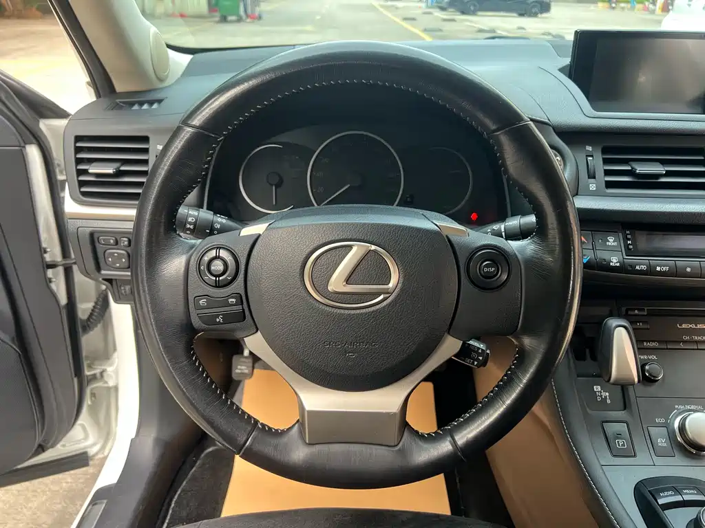 Lexus CT — миниатюра 10