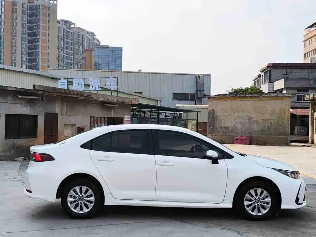Toyota Corolla — миниатюра 3