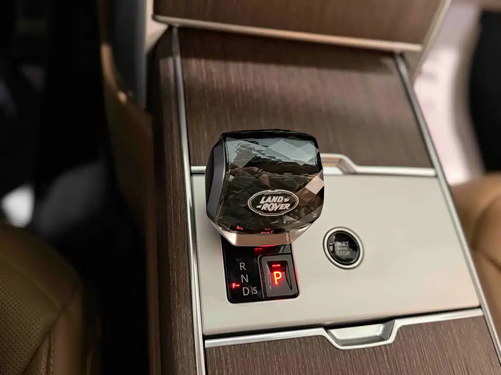 Land Rover Range Rover — миниатюра 14
