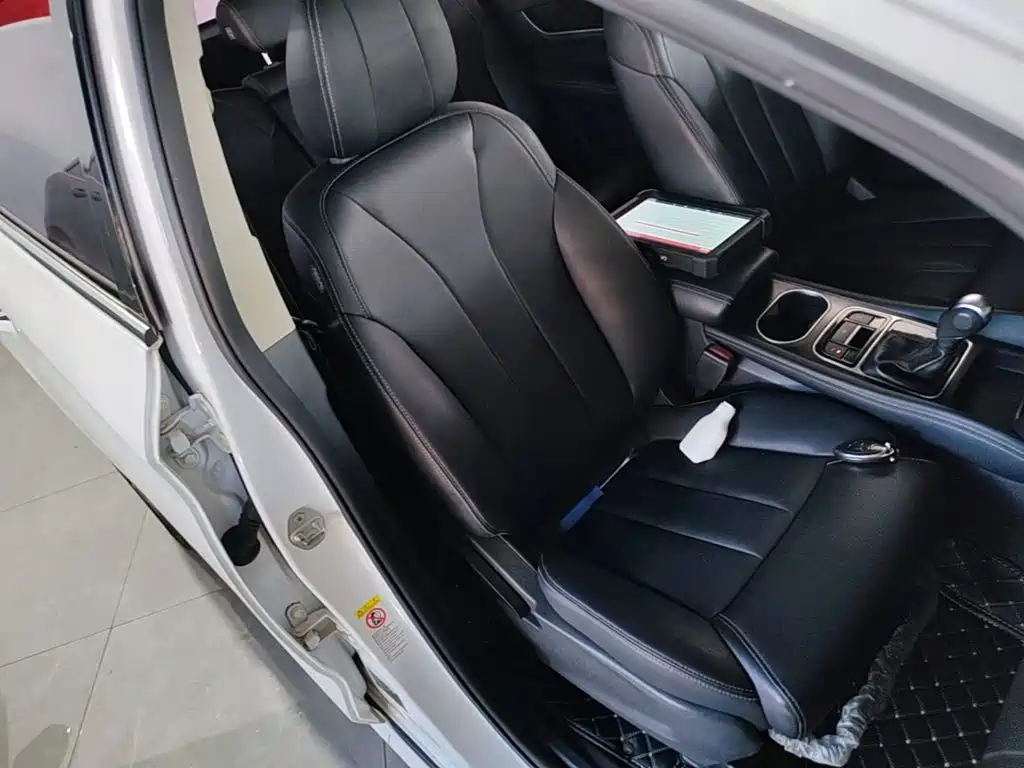 BYD MAX — миниатюра 25