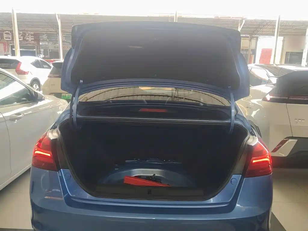 Geely Emgrand — миниатюра 19
