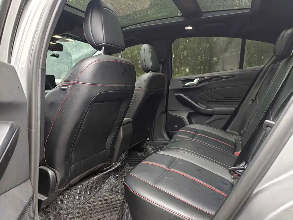 Ford Focus — миниатюра 9