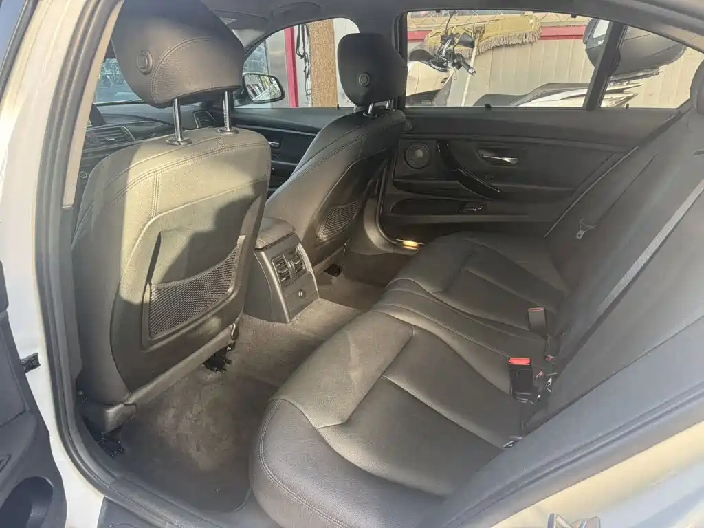 BMW 3 Series — миниатюра 8