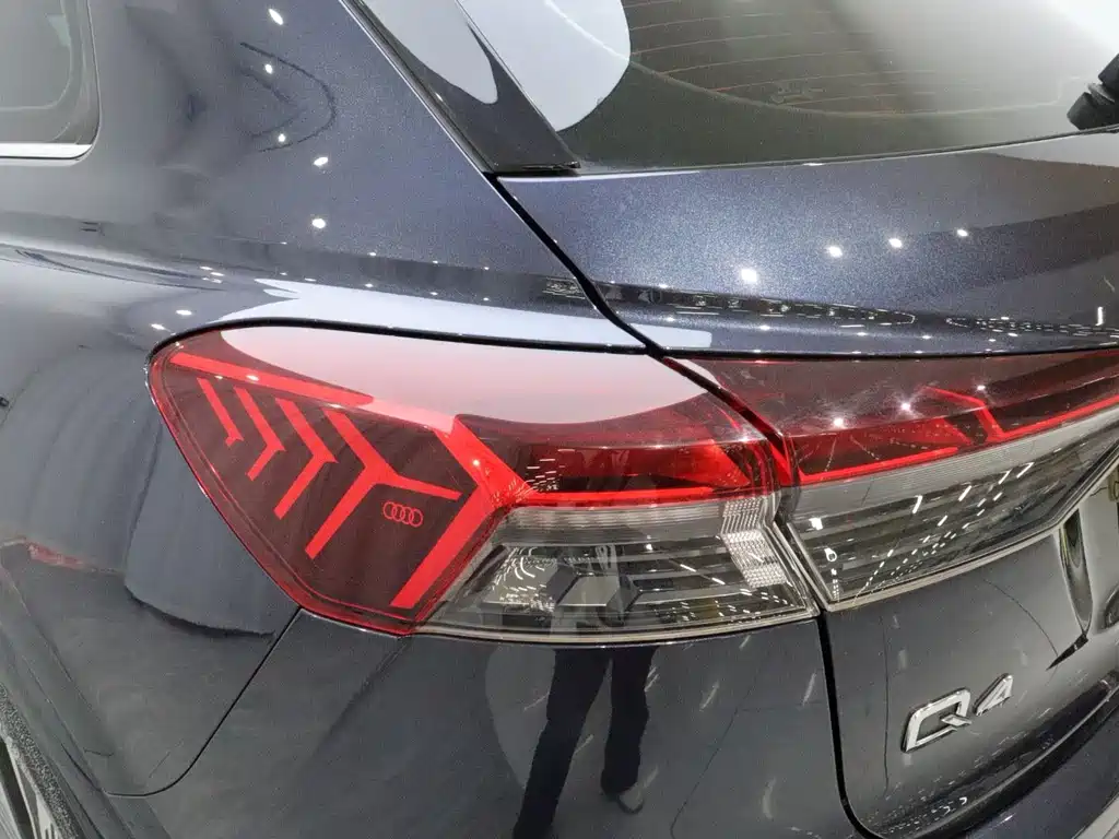 Audi Q4 e-tron — миниатюра 18