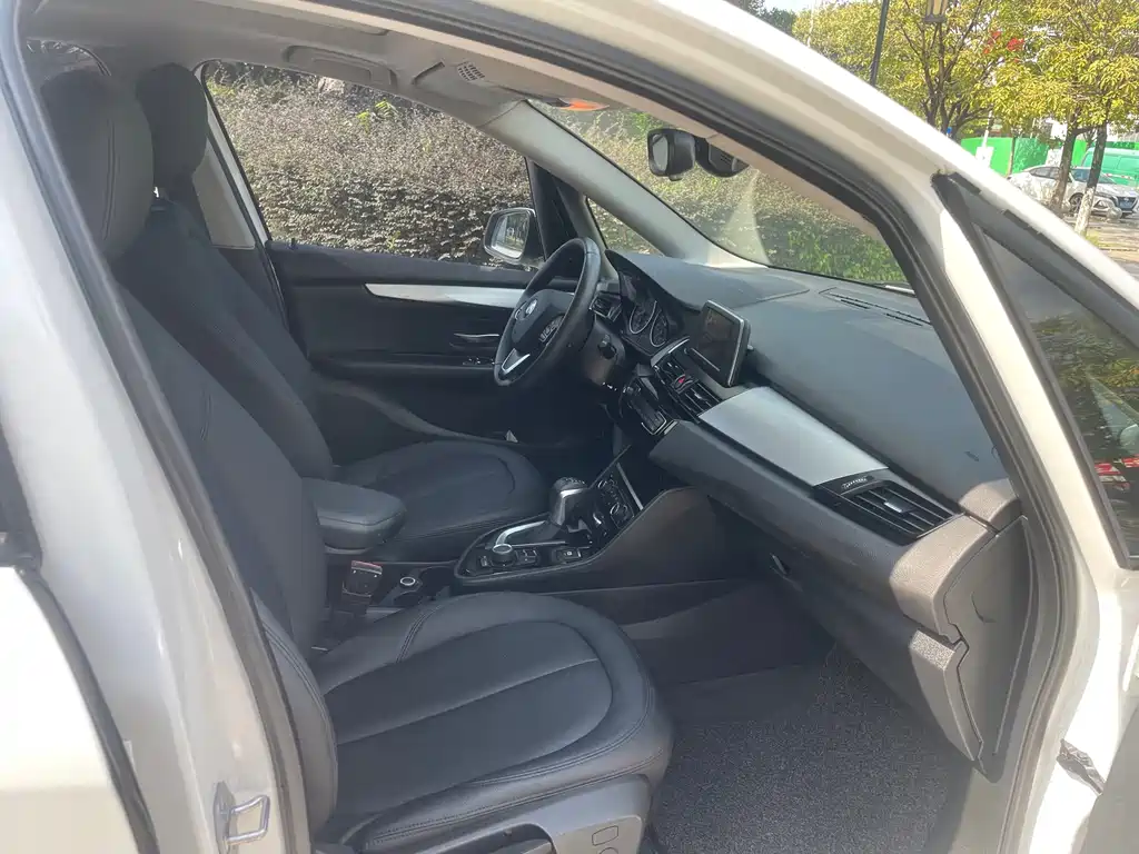 BMW 2 Series Active Tourer — миниатюра 14