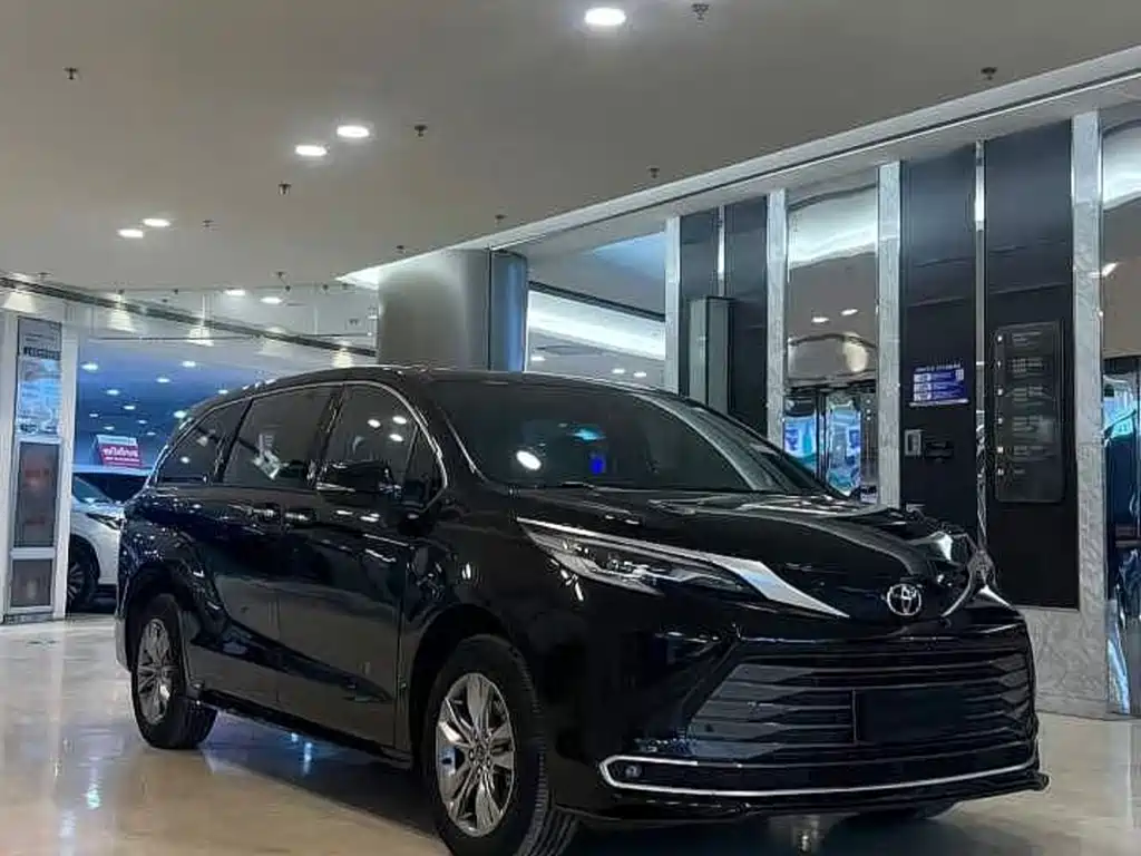 Toyota Sienna — миниатюра 3