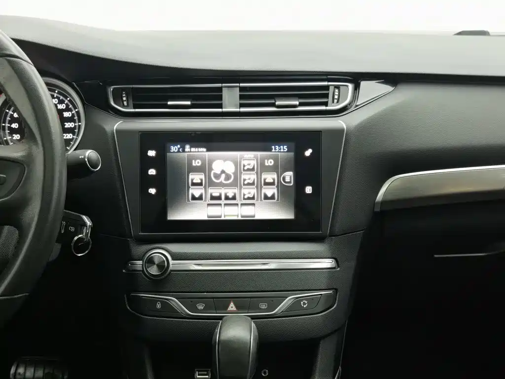 Peugeot 408 — миниатюра 12