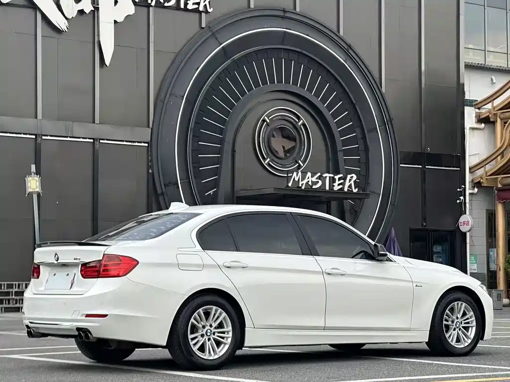 BMW 3 Series — миниатюра 13