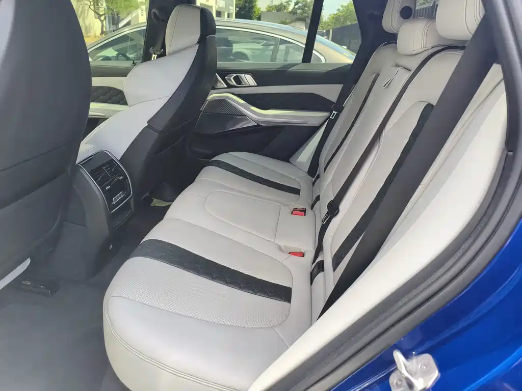 BMW X5 M — миниатюра 7