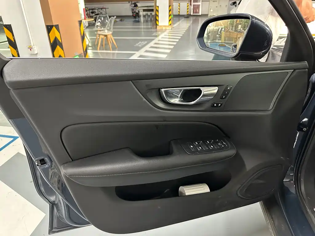 Volvo S60 — миниатюра 9