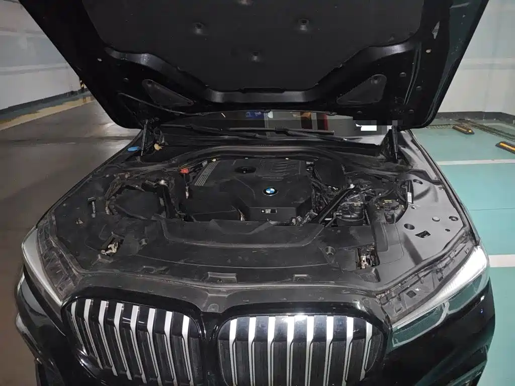 BMW 7 Series — миниатюра 21
