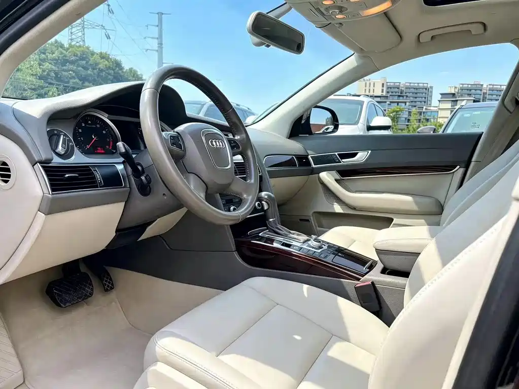 Audi A6L 2011 2.4L Luxury