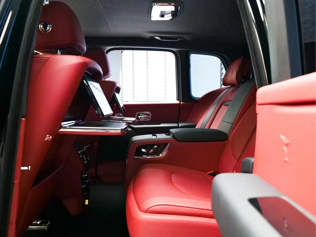 Rolls-Royce Cullinan — миниатюра 22