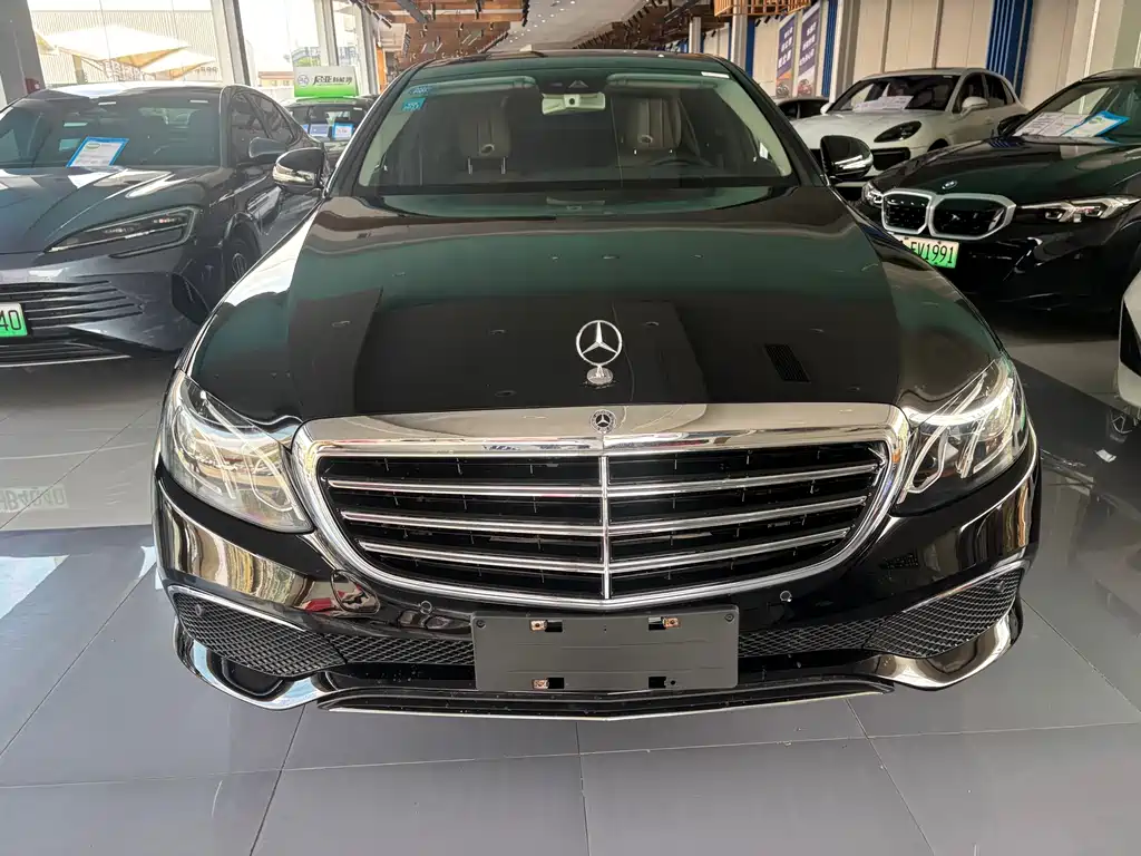 Mercedes-Benz E-Class — миниатюра 2