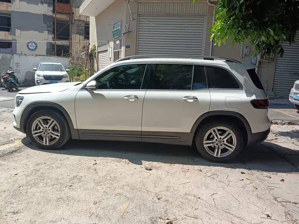 Mercedes-Benz GLB — миниатюра 2