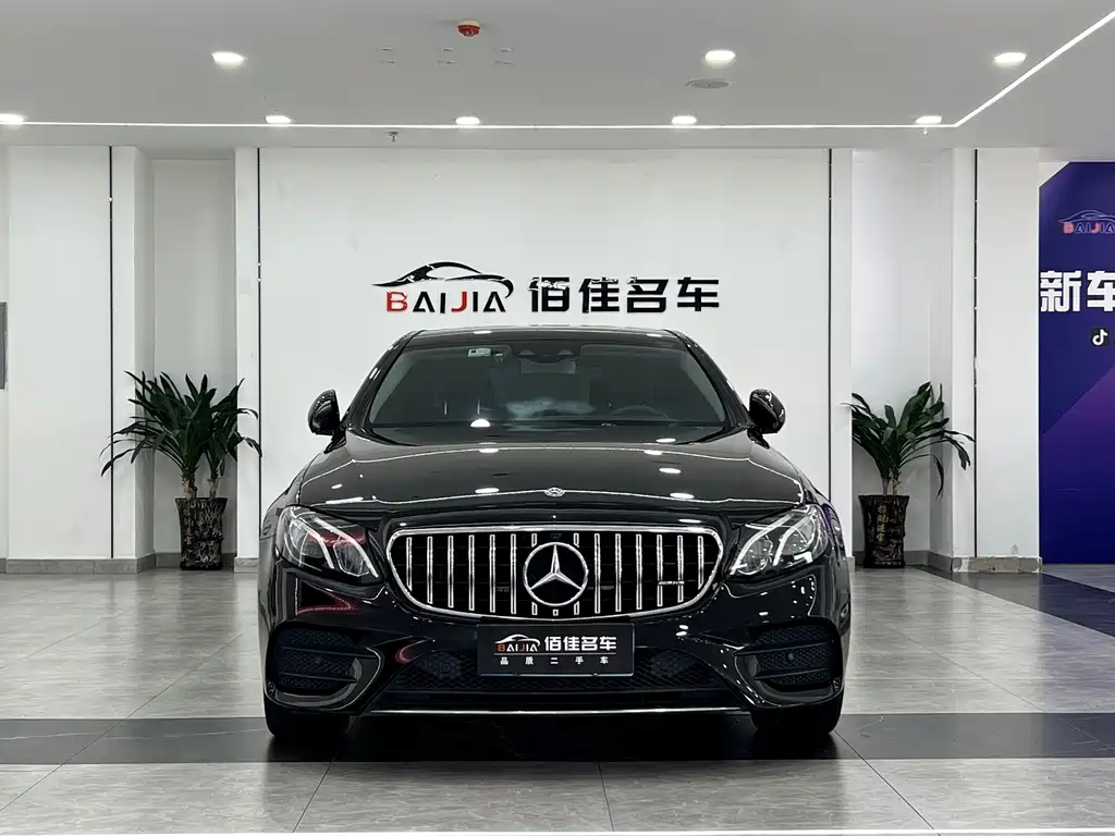 Mercedes-Benz E-Class — миниатюра 2