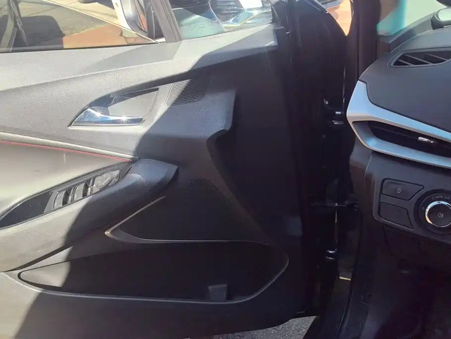 Chevrolet Volando — миниатюра 7