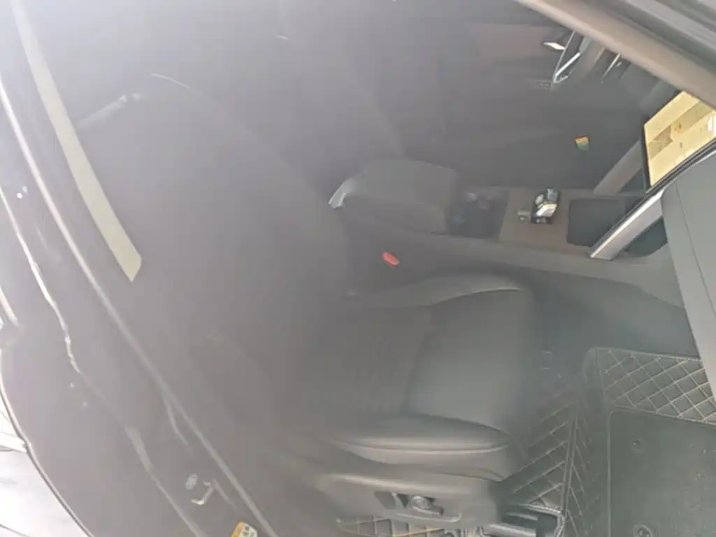 Land Rover Discovery Sport — миниатюра 25