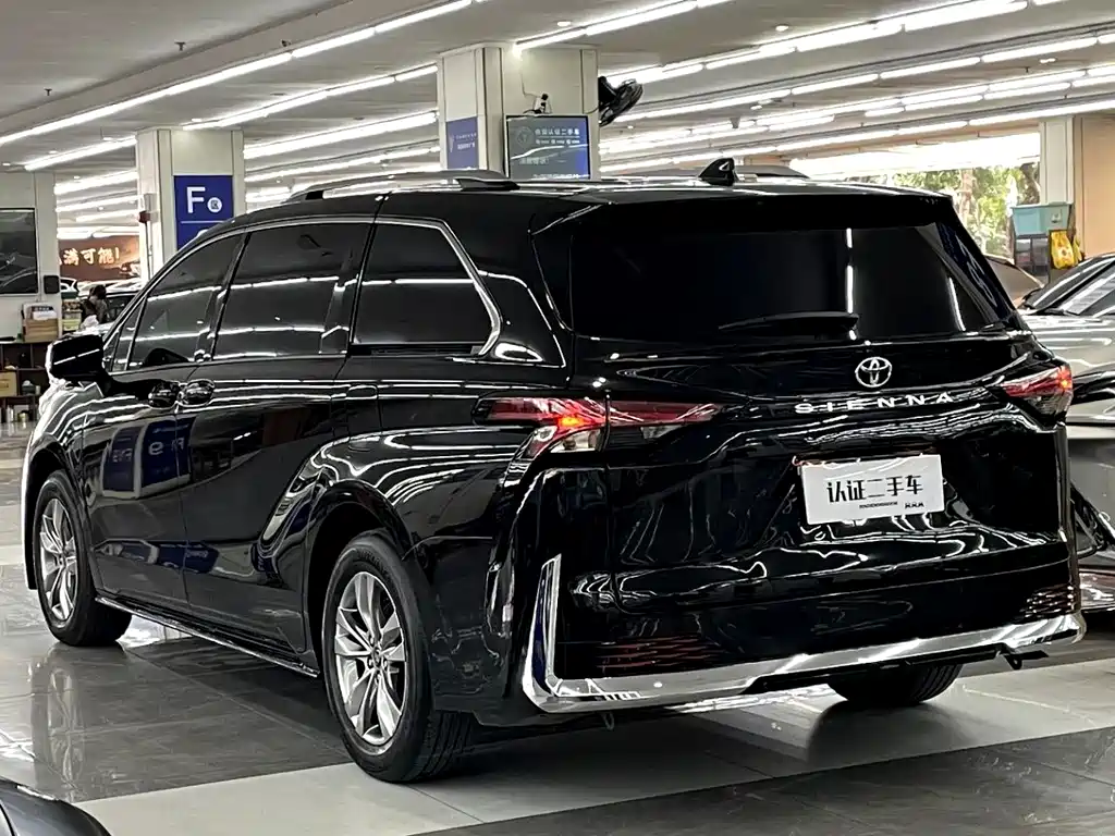 Toyota Sienna — миниатюра 20