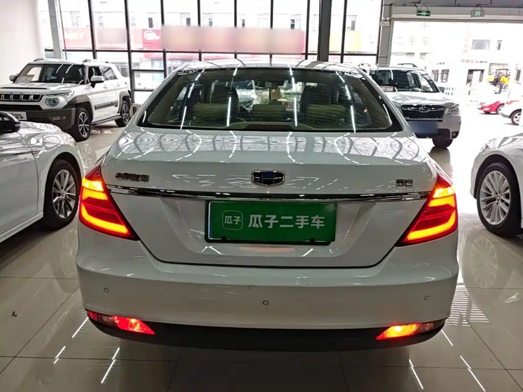 Geely Emgrand — миниатюра 6