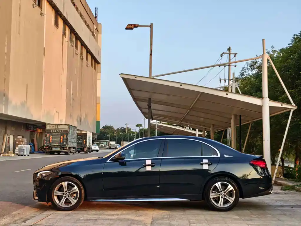 Mercedes-Benz C-Class — миниатюра 2