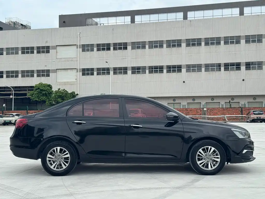 Geely Emgrand — миниатюра 4