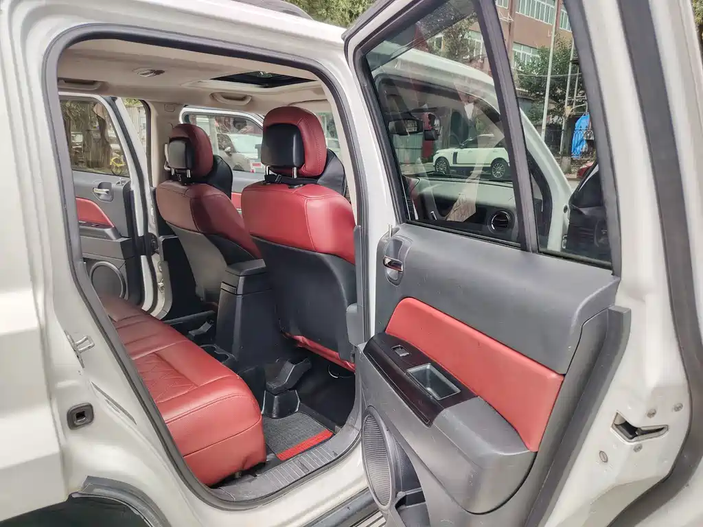 Jeep Patriot — миниатюра 6