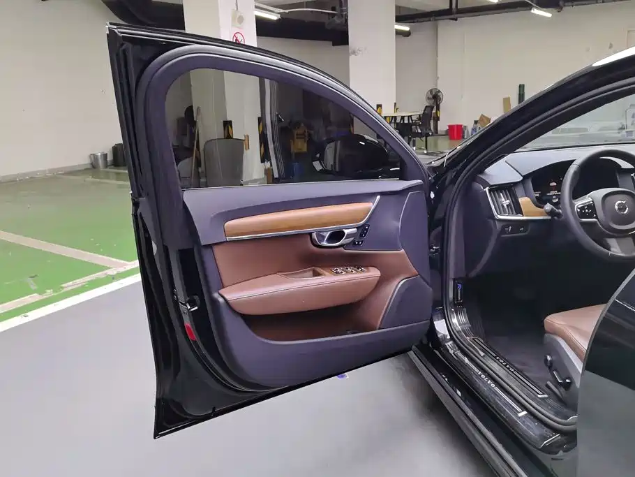 Volvo S90 — миниатюра 7