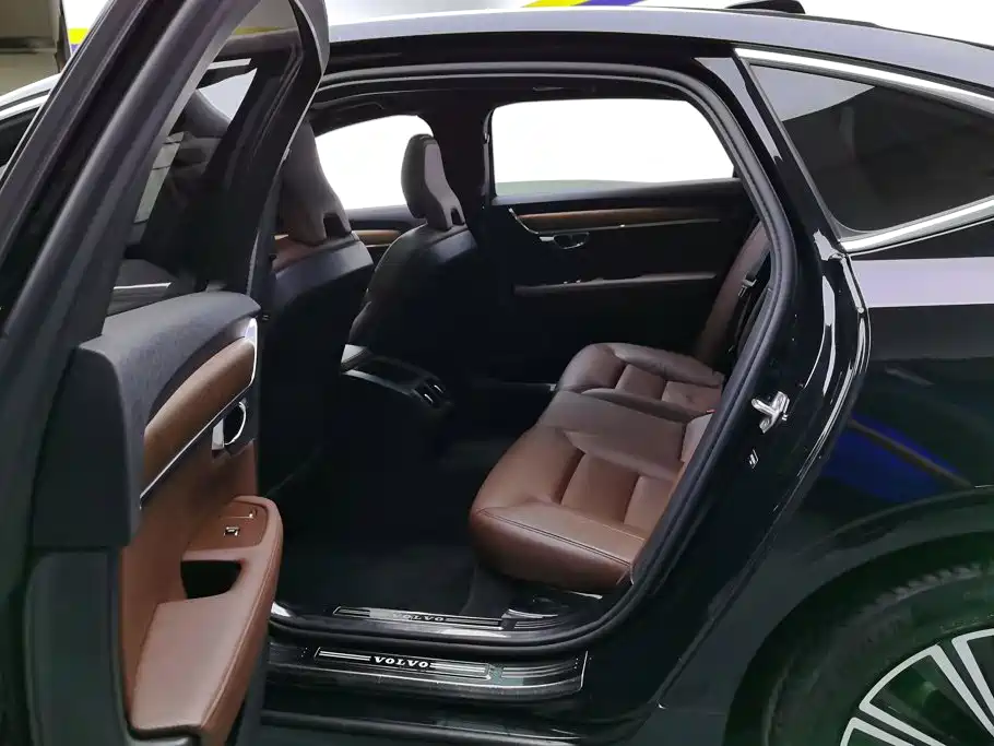 Volvo S90 — миниатюра 11