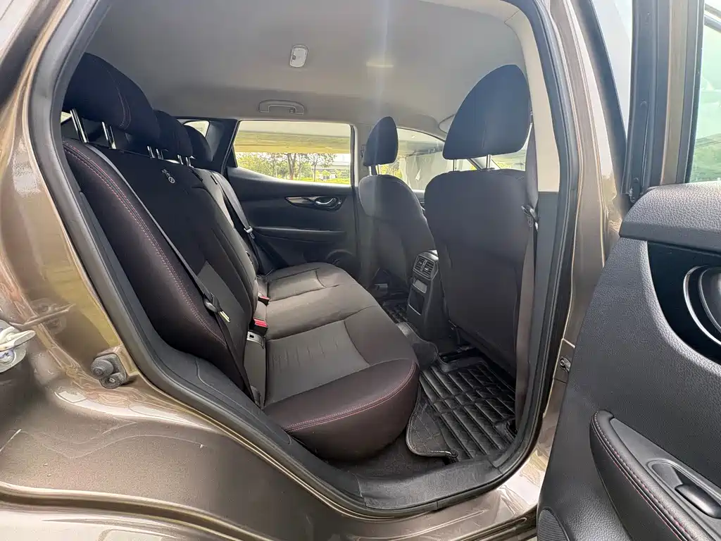 Nissan Qashqai — миниатюра 16