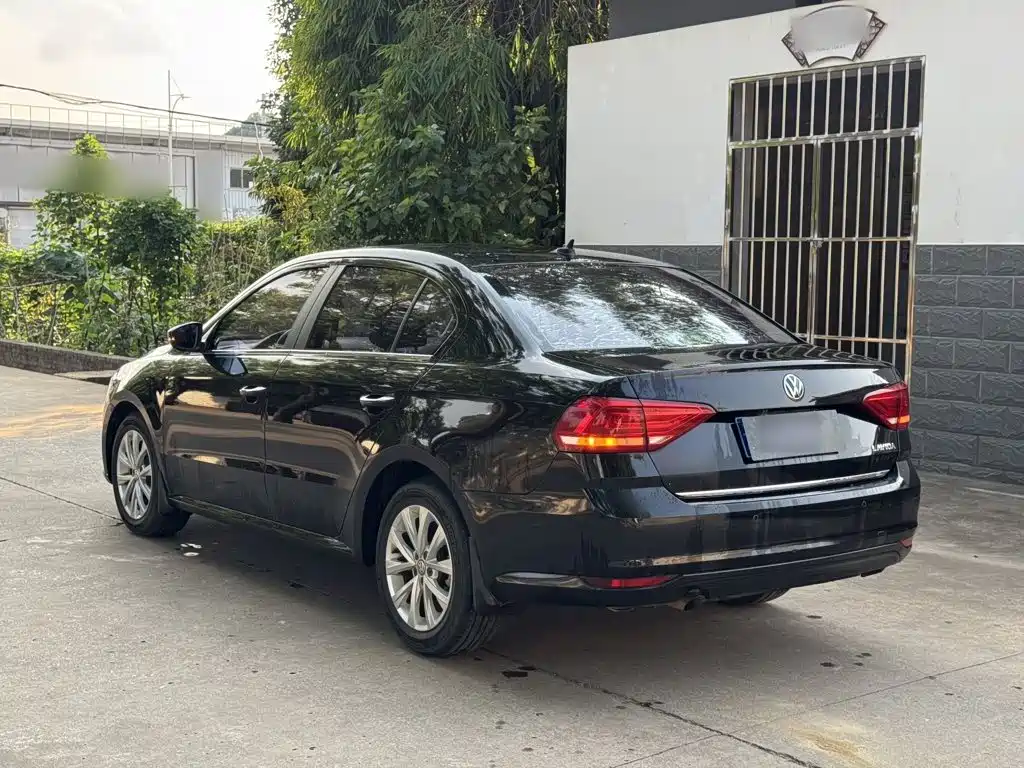 Volkswagen Lavida — миниатюра 5