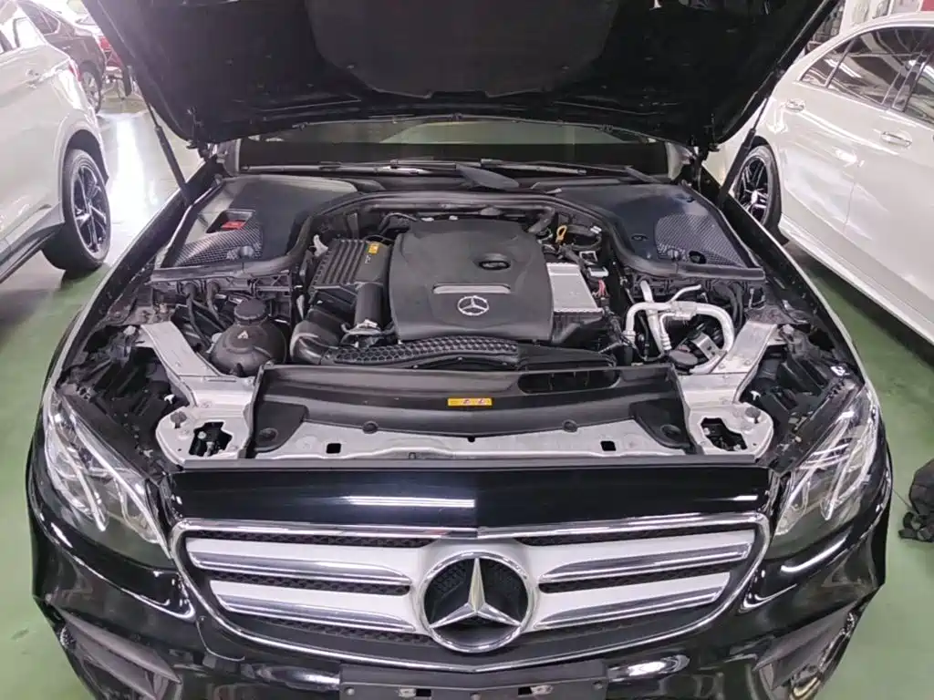 Mercedes-Benz E-Class — миниатюра 20