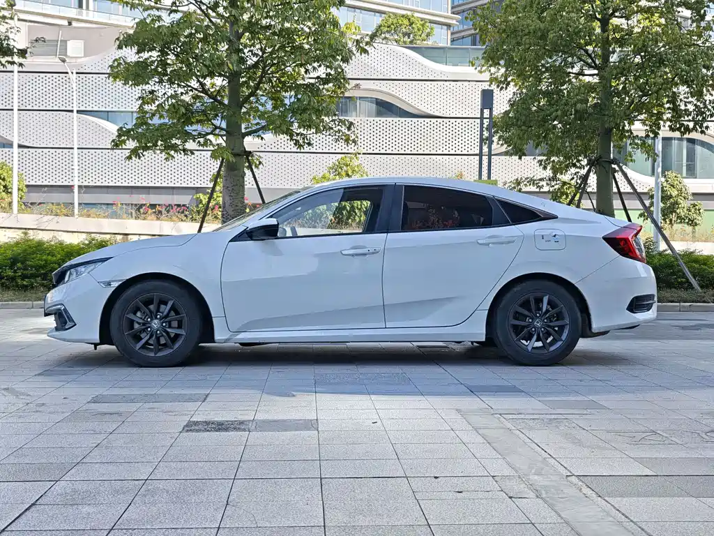 Honda Civic — миниатюра 9