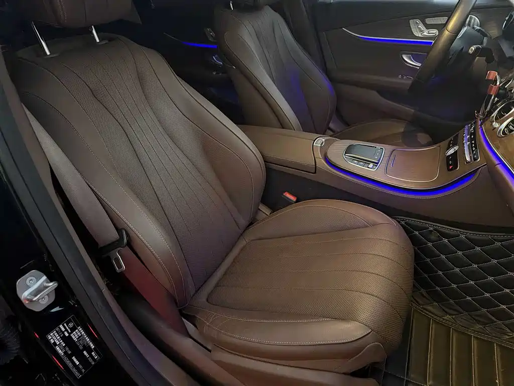 Mercedes-Benz E-Class — миниатюра 13