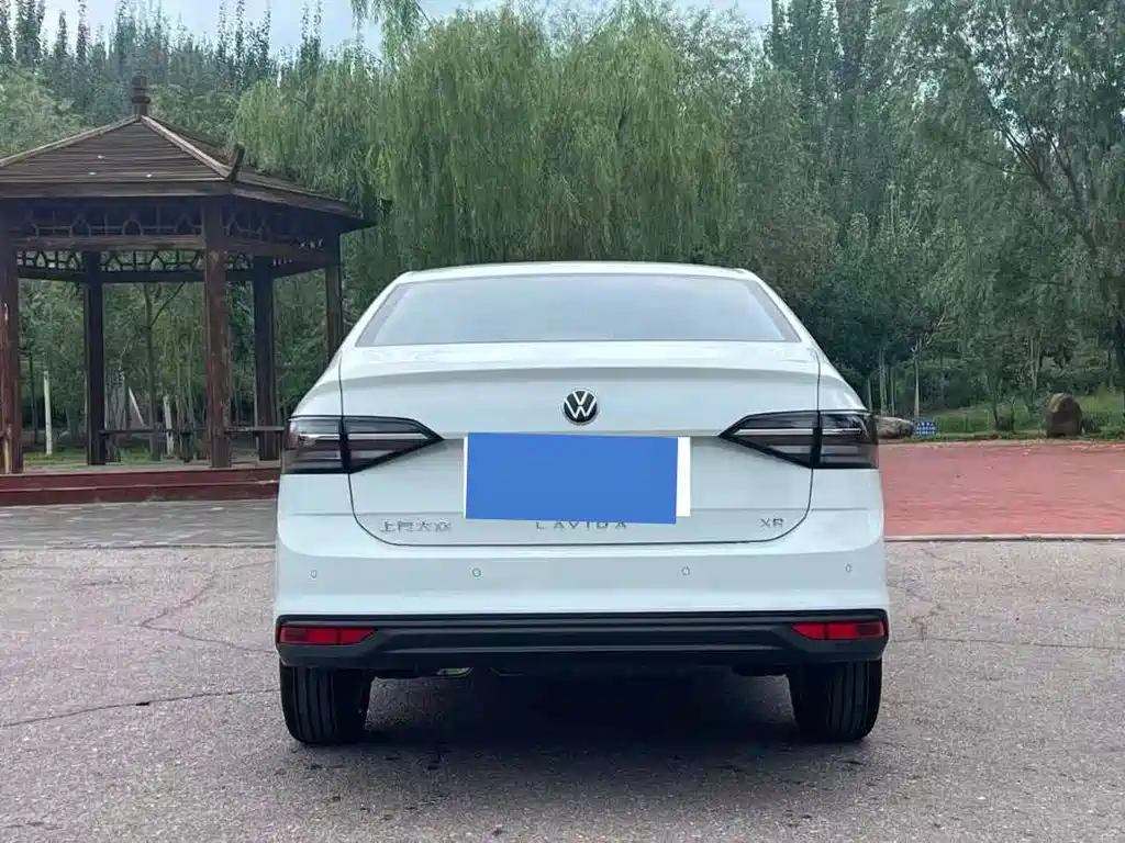 Volkswagen Lavida — миниатюра 5
