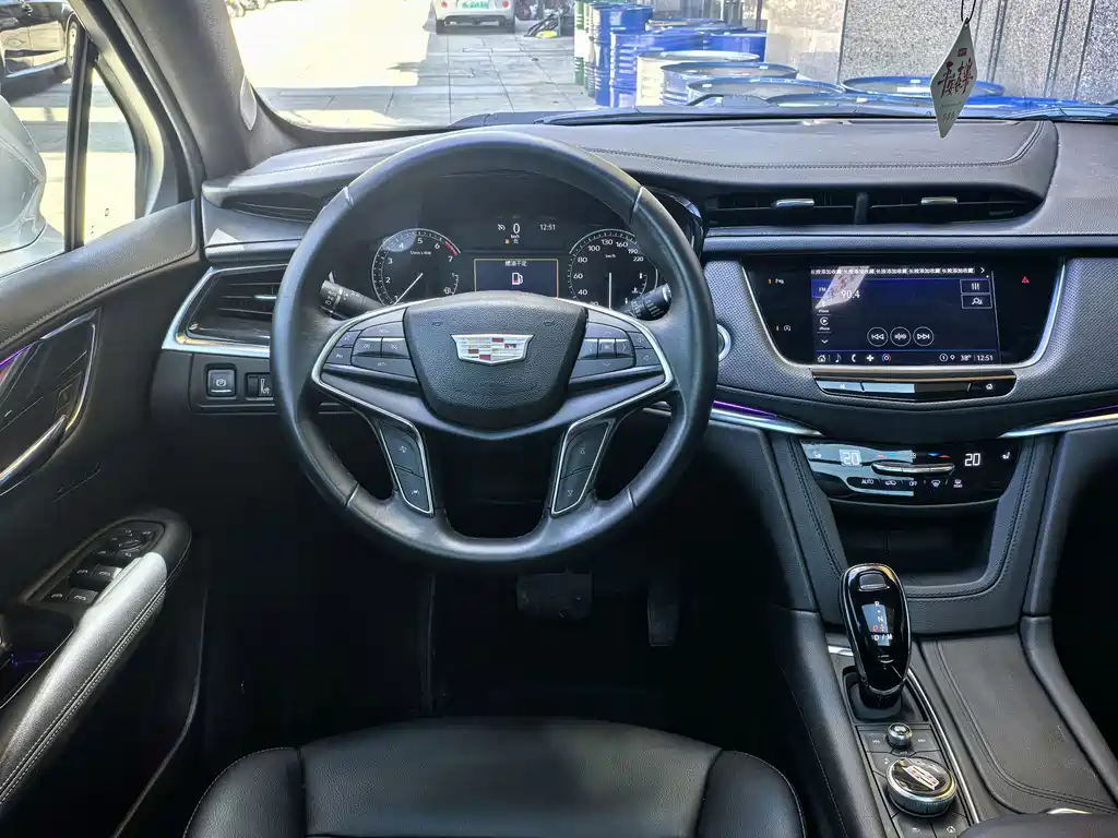 Cadillac XT5 — миниатюра 7