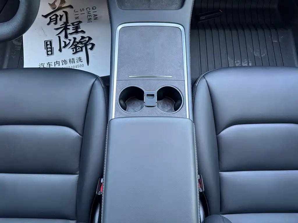 Tesla Model 3 — миниатюра 8