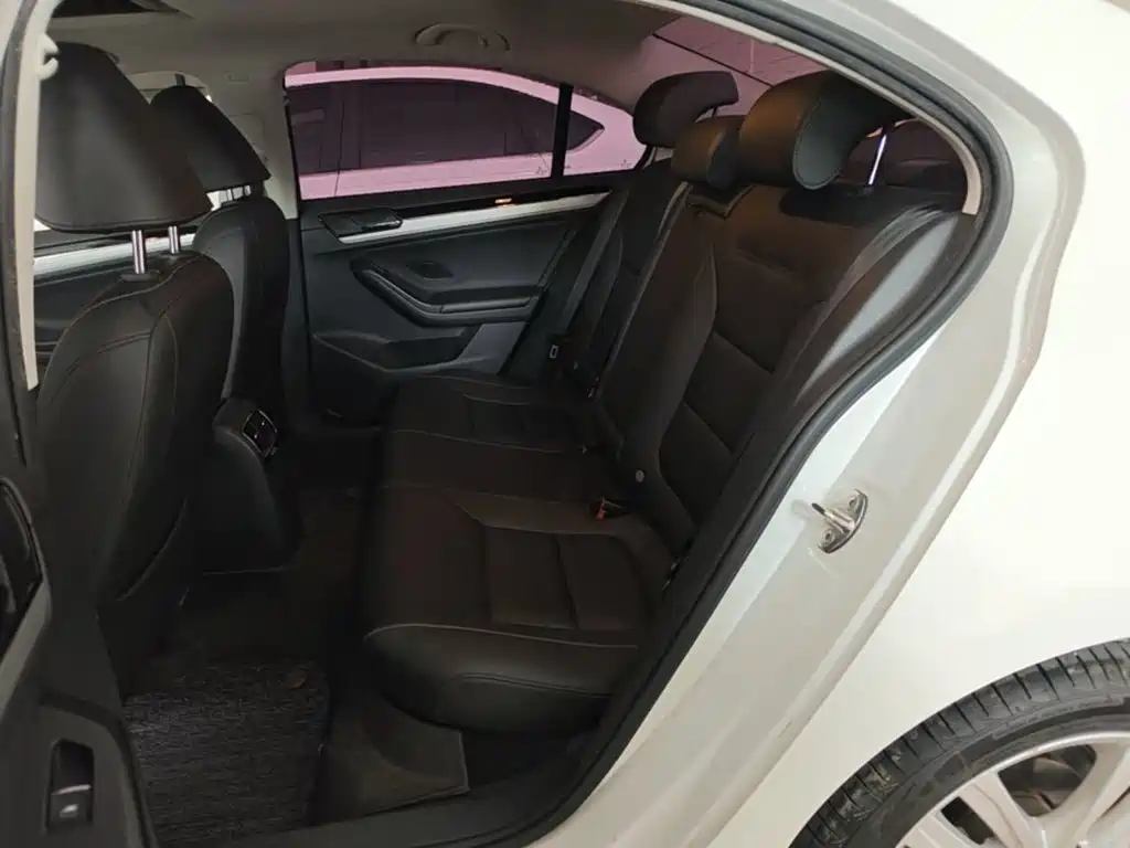 Volkswagen Sagitar — миниатюра 17