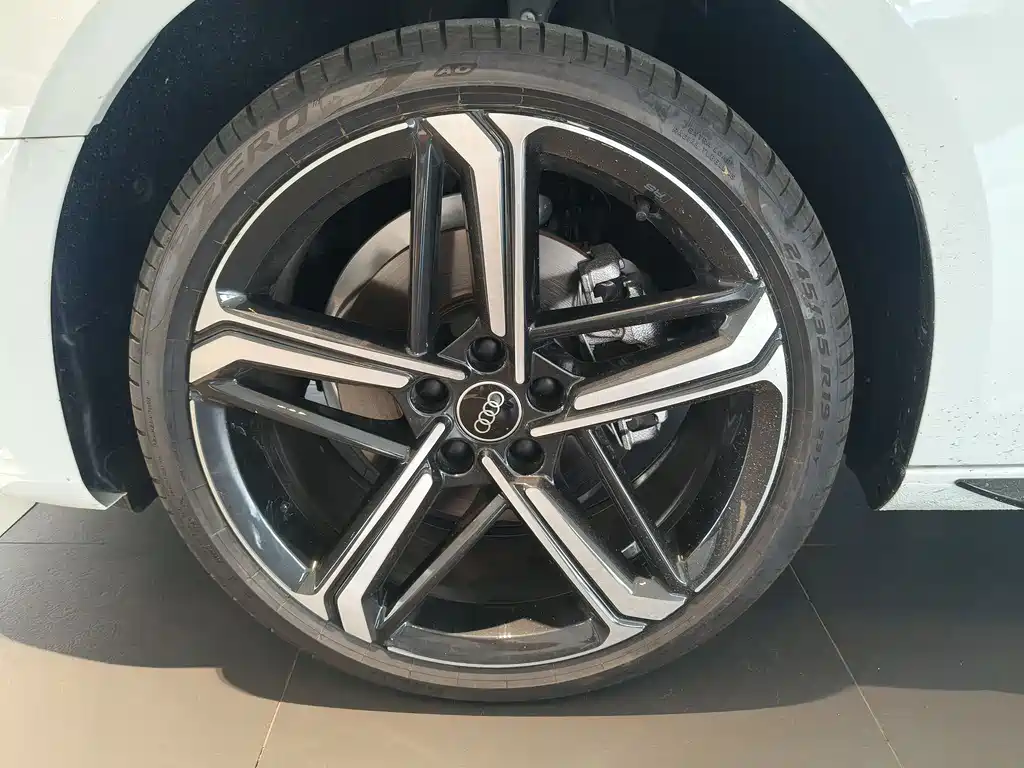 Audi A4L 2025 200 Enjoy 40 TFSI Luxury