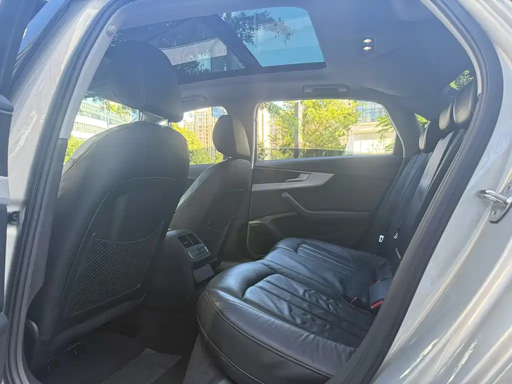 Audi A4L 2017 40 TFSI Fashion