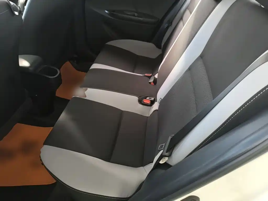 Toyota Yaris L — миниатюра 17