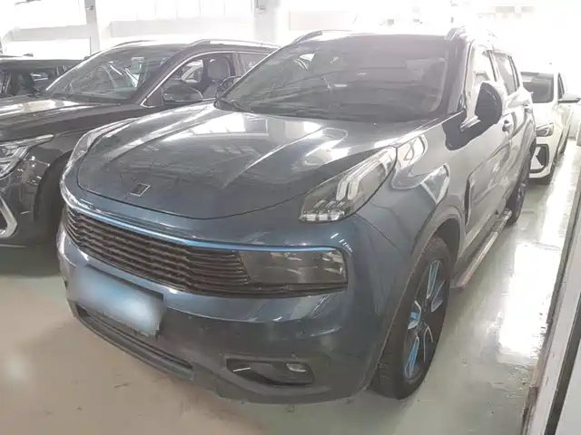 2018 Lynk & Co 01