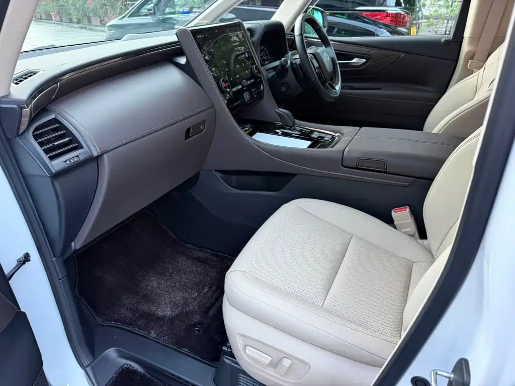 Toyota Alphard — миниатюра 20